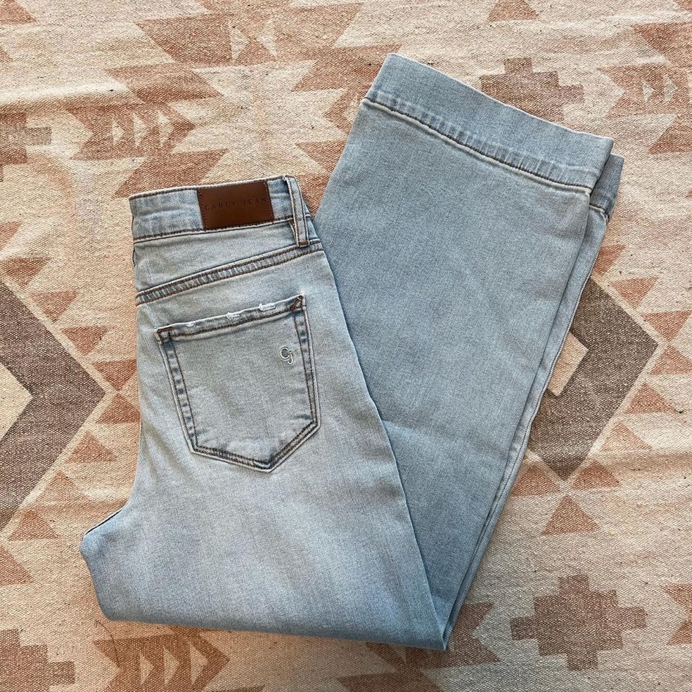 Carly Jean Light Wash Wide Leg Crop Jeans